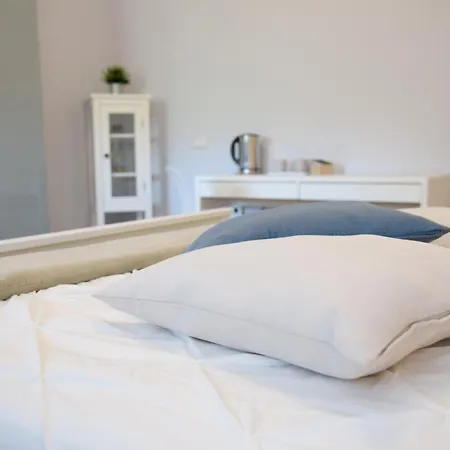 Le Stanze Dei Pico 3 Con Vista Bagno Privato Wifi E Netflix In Piazza Della Costituente * Mirandola