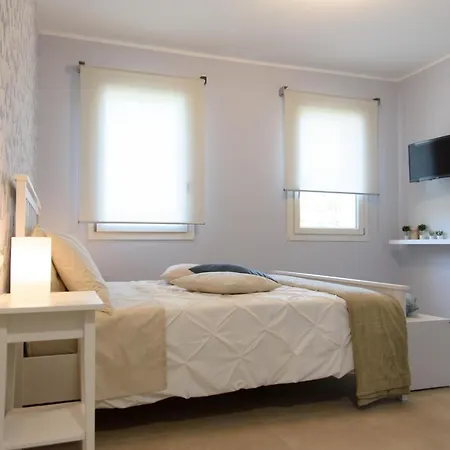 Apartamento Le Stanze Dei Pico 3 Con Vista Bagno Privato Wifi E Netflix In Piazza Della Costituente Mirandola
